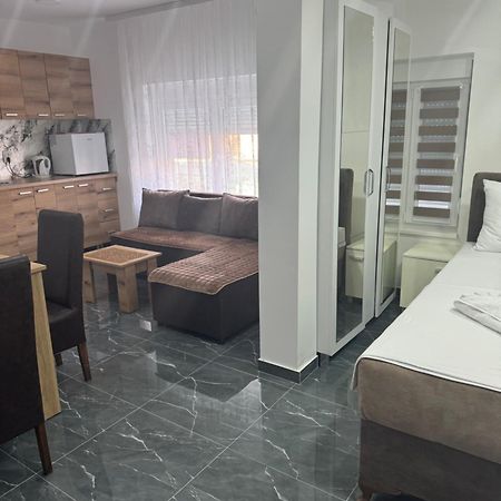 Sobe I Apartmani Casa Mia Pecinci Eksteriør bilde