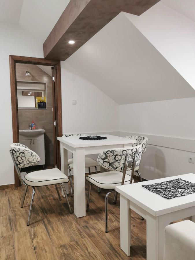 Sobe I Apartmani Casa Mia Pecinci Eksteriør bilde