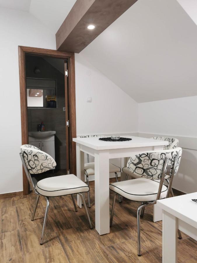 Sobe I Apartmani Casa Mia Pecinci Eksteriør bilde
