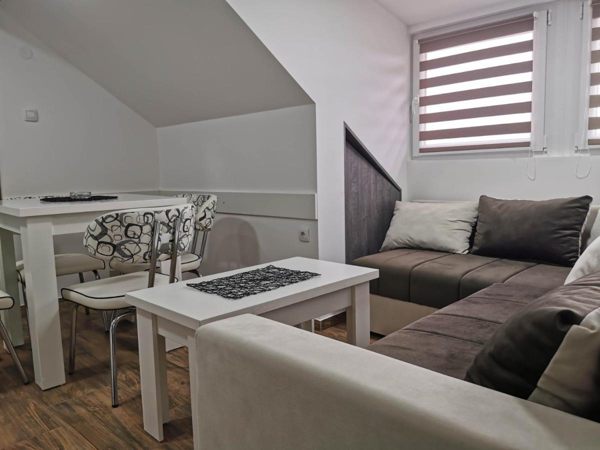Sobe I Apartmani Casa Mia Pecinci Eksteriør bilde