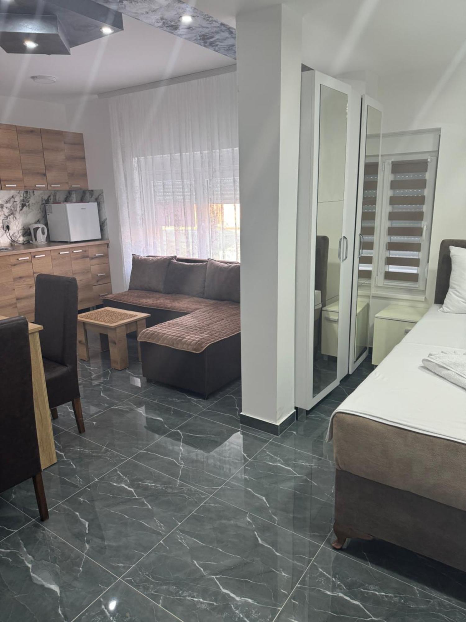 Sobe I Apartmani Casa Mia Pecinci Eksteriør bilde